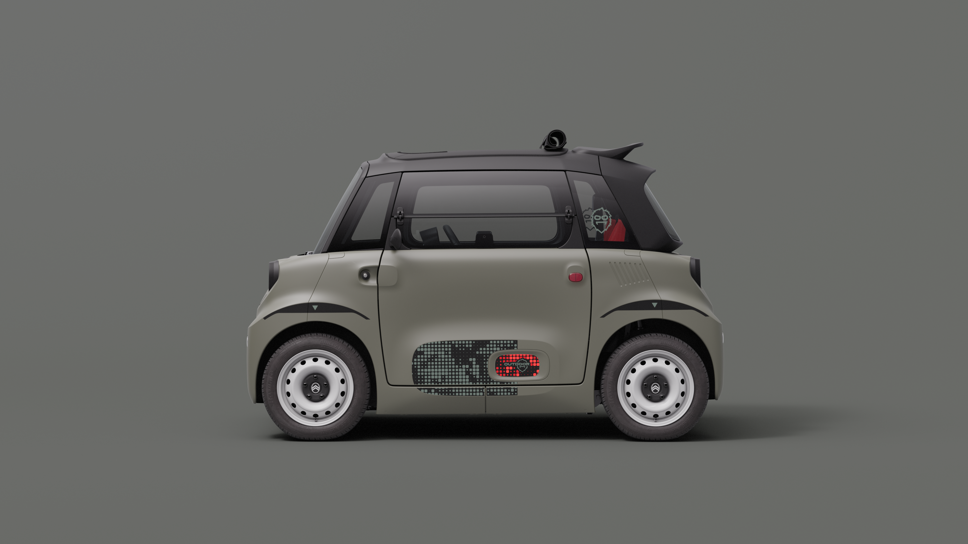 Vista lateral: o Citroën ami Outdoor com teto abrível apresenta um automóvel elétrico urbano ultracompacto, ideal para facilitar o estacionamento