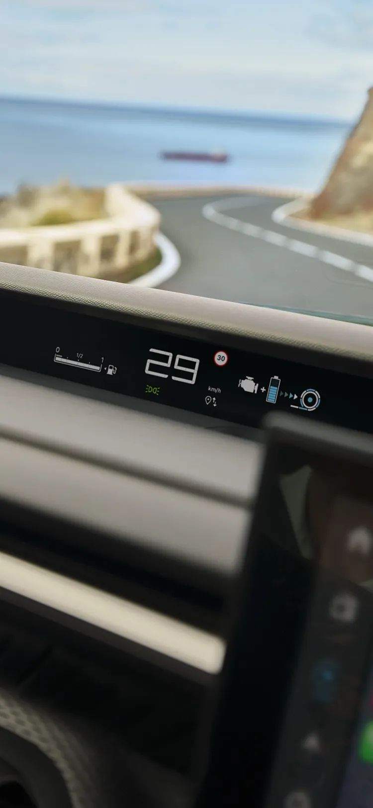 Driver‑view of Citroën ë‑C3 Aircross electric SUV showing digital display for intuitive, modern and affordable everyday driving.