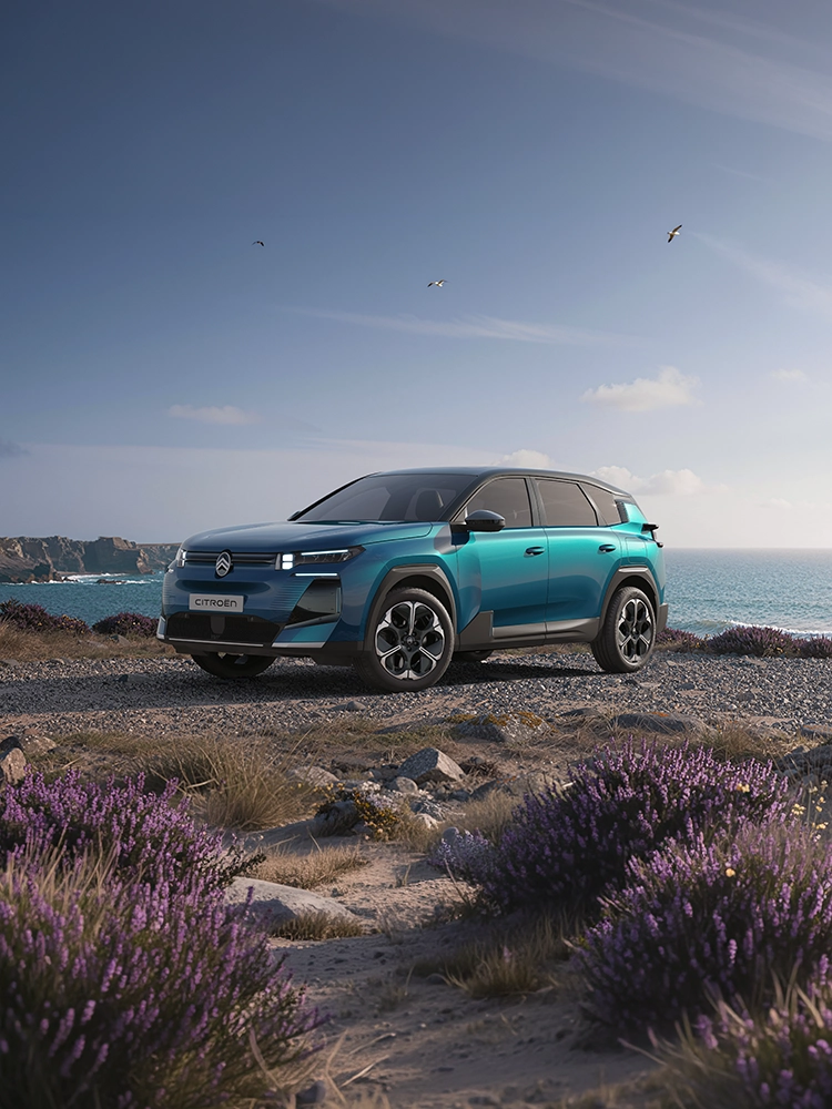 Front three-quarter view Citroën C5 Aircross Emeraude Citroën LED signature and bold design, family SUV
